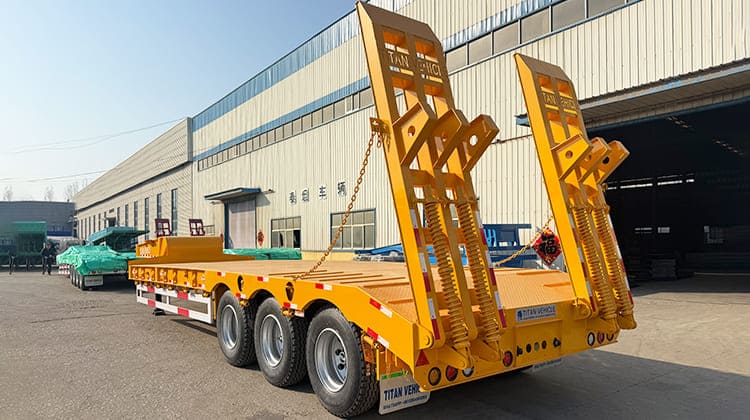 Tri Axle Truck Trailer Low Bed for Sale in Mauritania, Nouadhibou